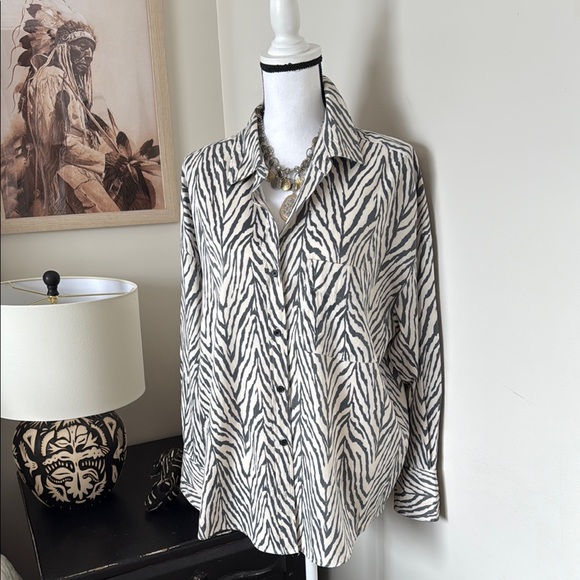 Zebra Print Button-Up Shirt - Picture 4 of 5